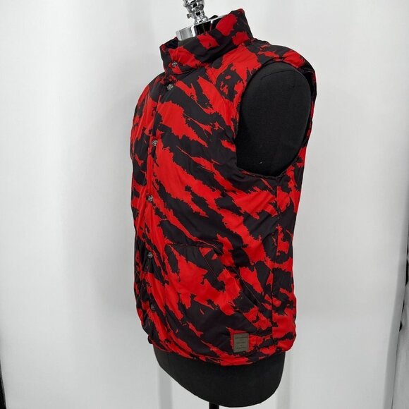 Scotch and Soda Reversible Red‎ Camo Vest with Navy Solid - Picture 2 of 13